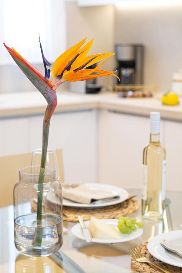 Villa Dafni - *