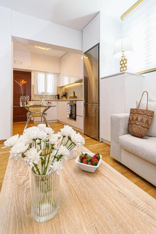 Villa Dafni - *