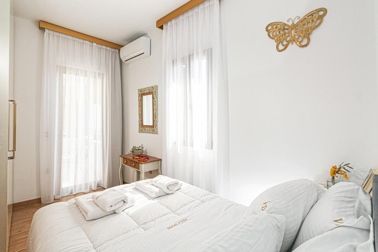 Villa Dafni - *