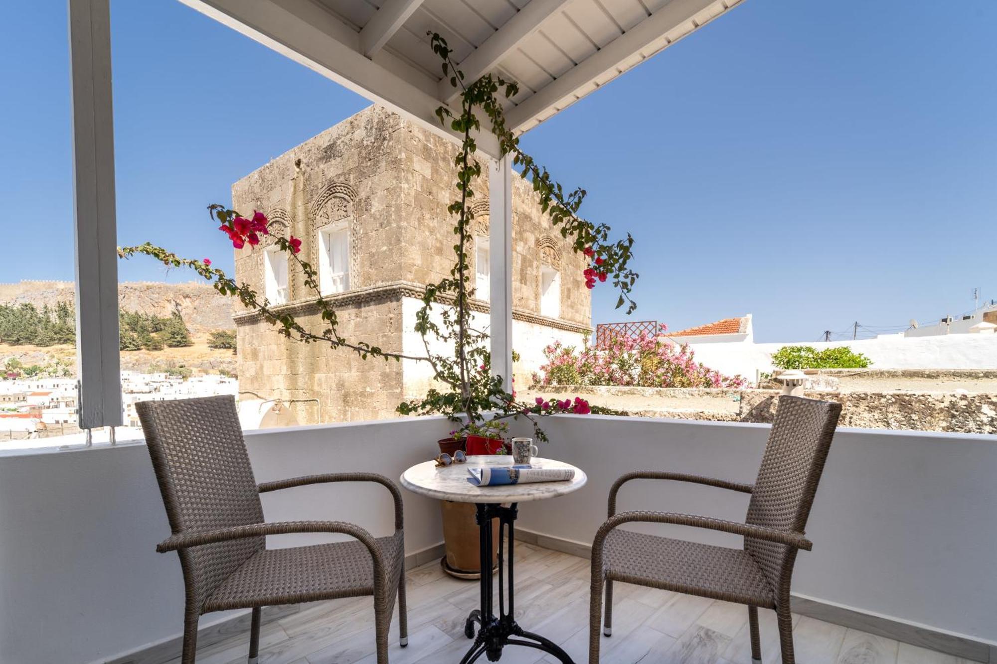 Villa Dafni - *
